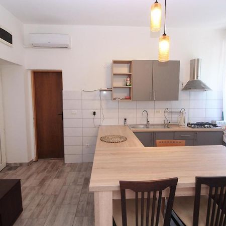 Se-Na Appartement Pula Buitenkant foto