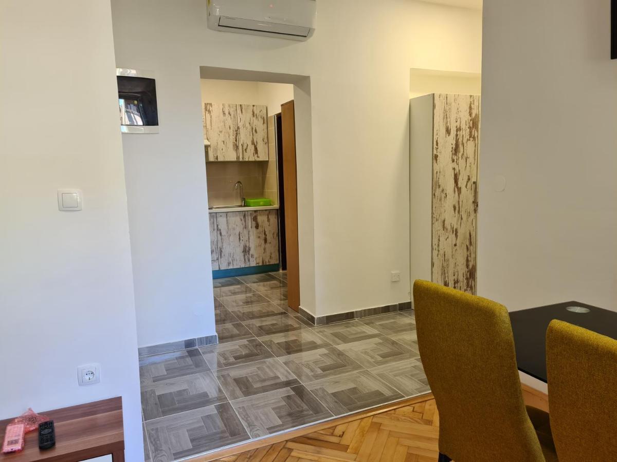 Se-Na Appartement Pula Buitenkant foto