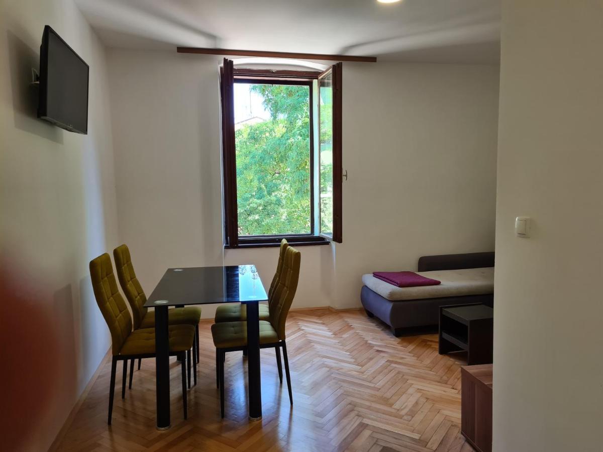 Se-Na Appartement Pula Buitenkant foto