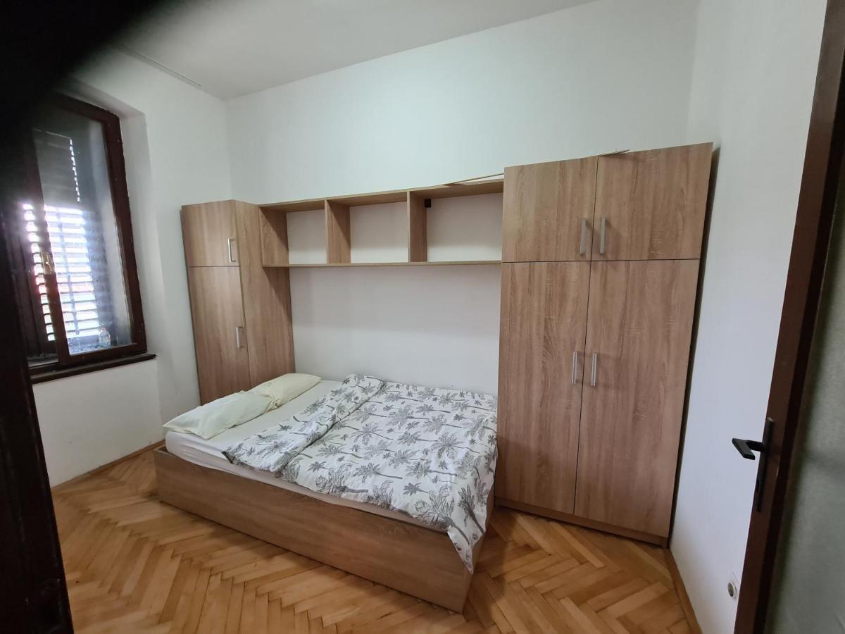 Se-Na Appartement Pula Buitenkant foto