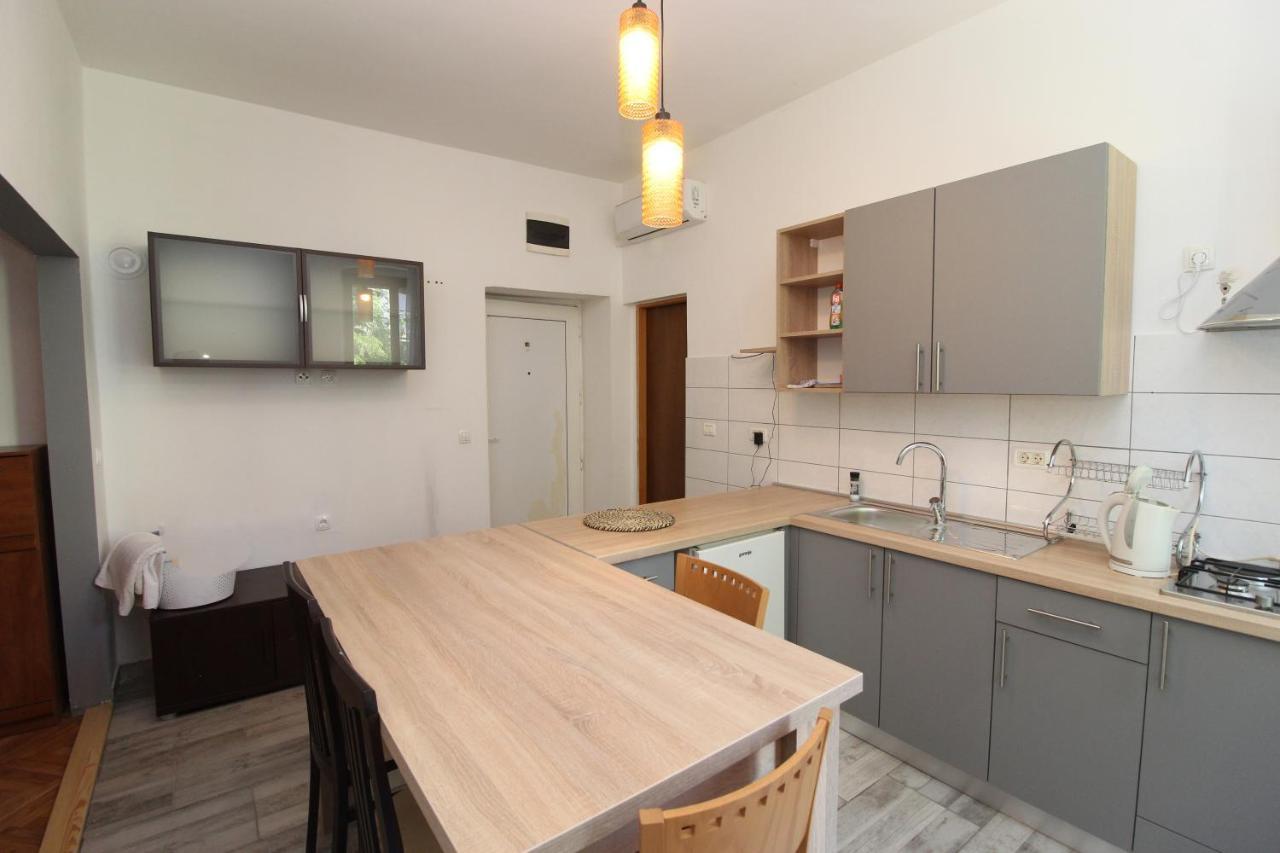 Se-Na Appartement Pula Buitenkant foto