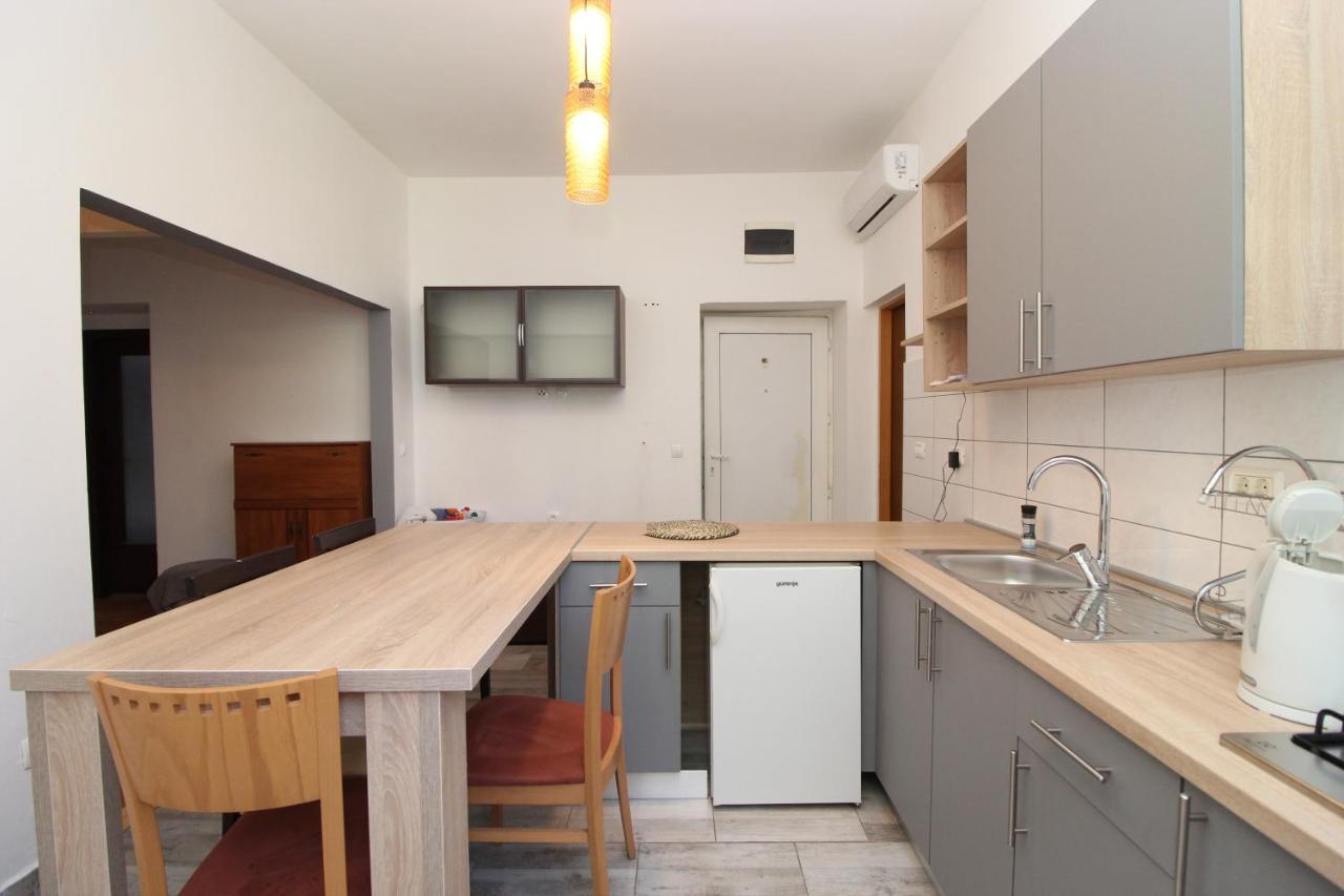 Se-Na Appartement Pula Buitenkant foto